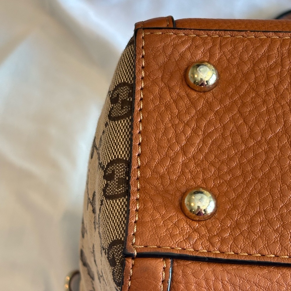 Gucci Bag - Picture 12 of 16